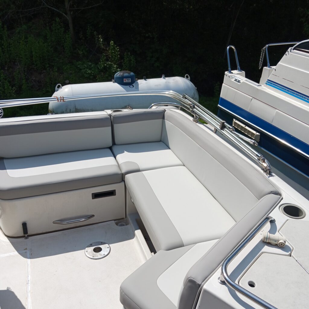Tahoe 220 deck boat.